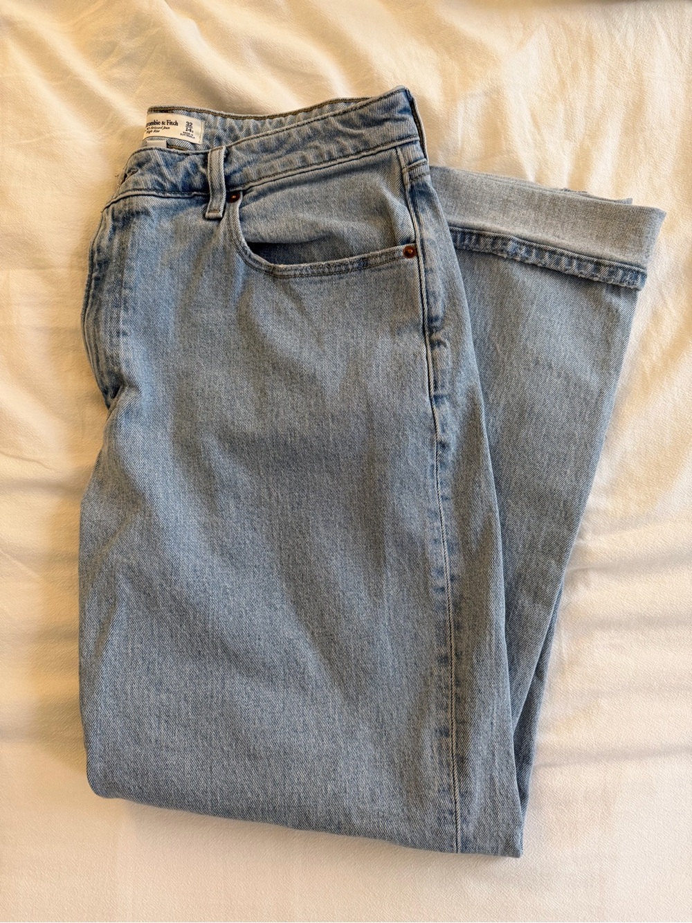 Abercrombie & Fitch Light Wash Straight Leg Women’s Jeans